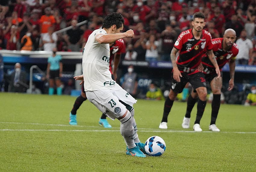 Palmeiras: Raphael Veiga projeta final da Recopa contra o Athletico-PR