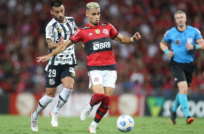 Manchester United conta com volta de Andreas Pereira, hoje no Flamengo