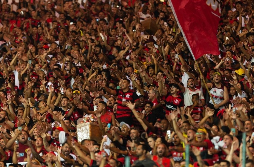 Flamengo lidera ranking de torcidas em nova pesquisa