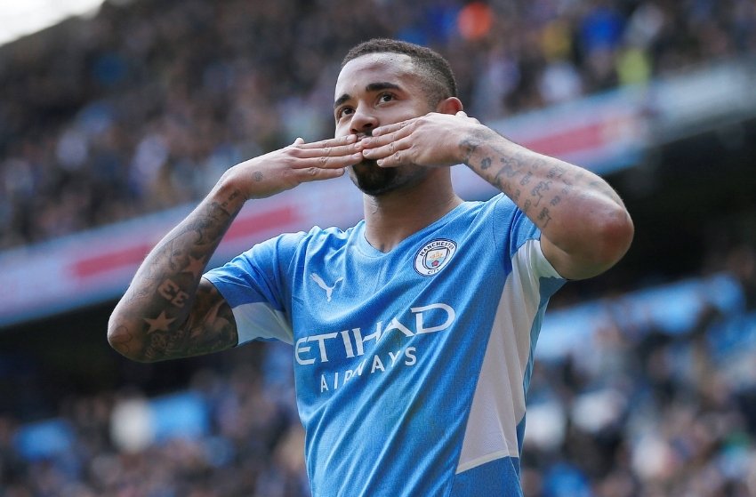 Gabriel Jesus comemora gol pelo Manchester City