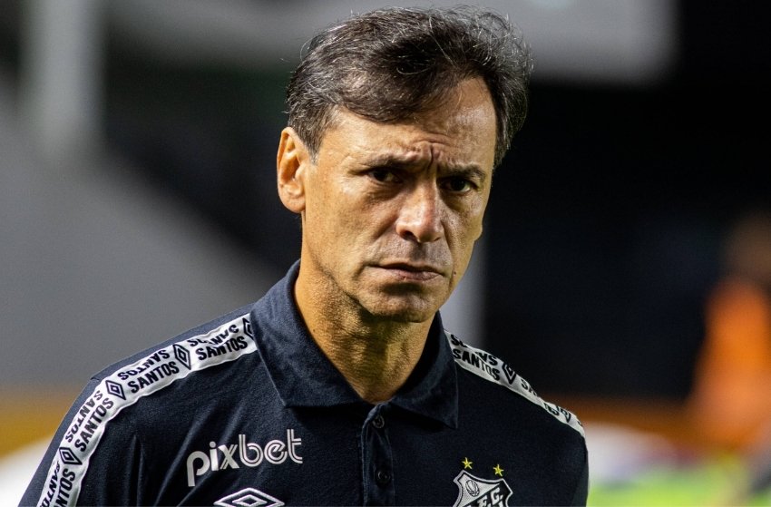 Santos demite o técnico Fábian Bustos após eliminação na Sul-Americana