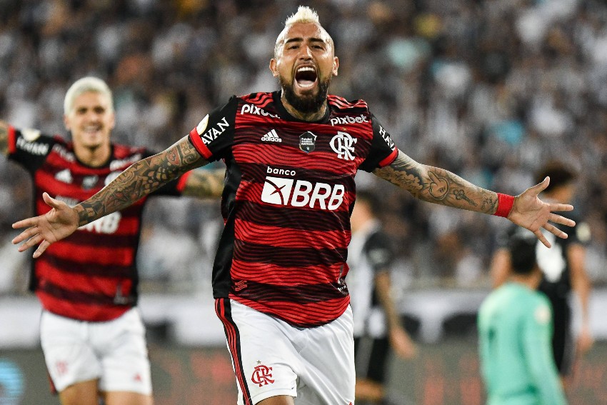 Vidal jogando pelo Flamengo