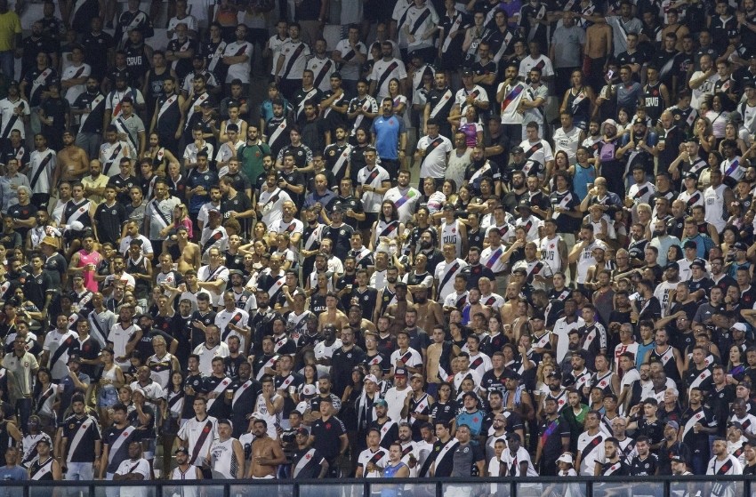 Torcida do Vasco em São Januário pela Série B