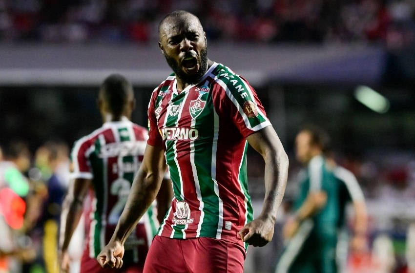 Zagueiro Manoel comemorando gol pelo Fluminense