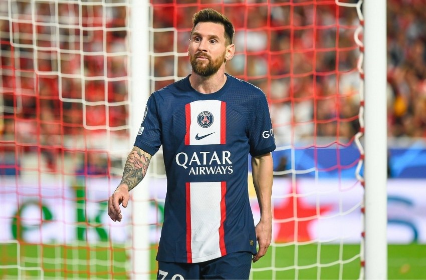 Lionel Messi jogando pelo PSG na Champions League