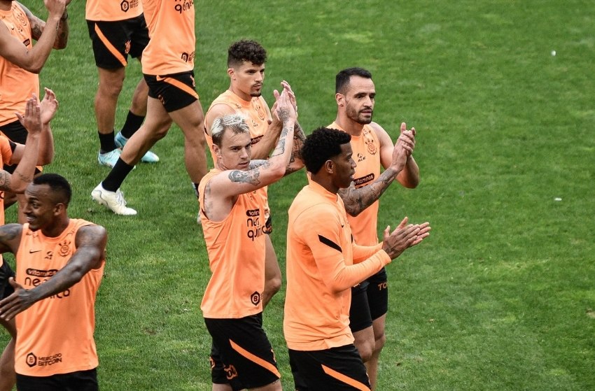 Corinthians faz treino aberto na Neo Química Arena