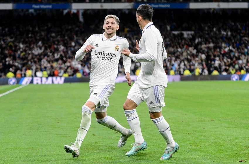 Valverde celebra golaço pelo Real Madrid