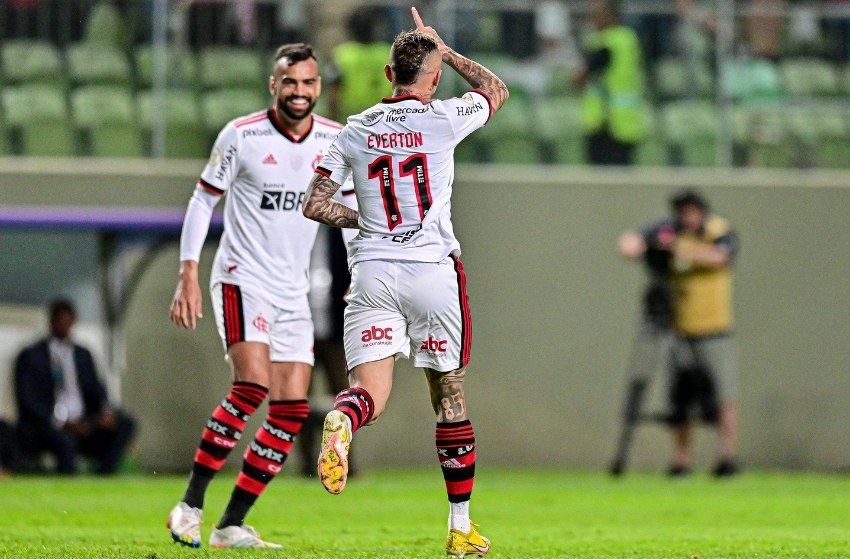 Cebolinha comemorando gol pelo Flamengo