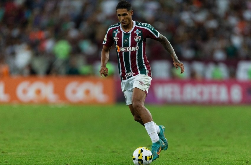 Cristiano jogando pelo Fluminense no Brasileirão