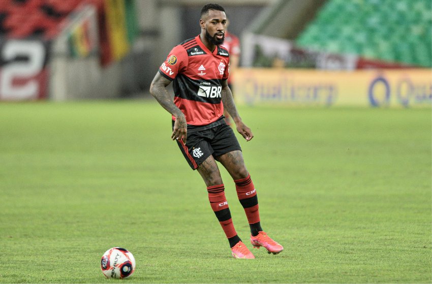 Gerson jogando pelo Flamengo