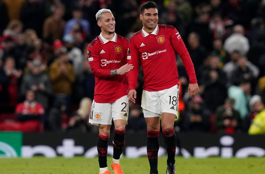 Antony e Casemiro, do Manchester United