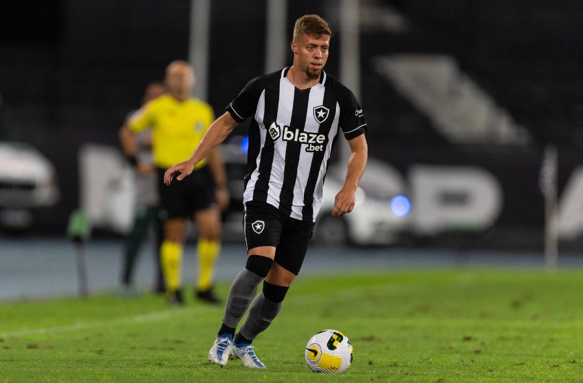 Lucas Fernandes, do Botafogo