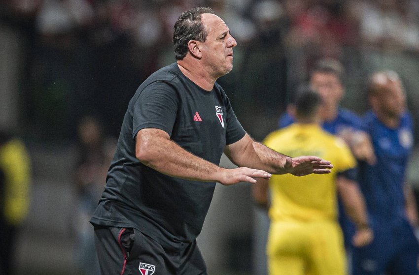 Técnico Rogério Ceni, do São Paulo