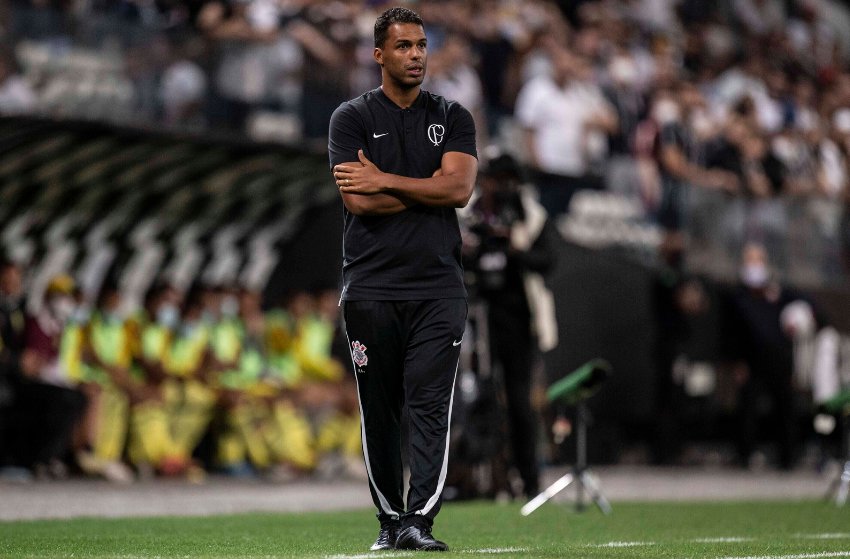 Fernando Lázaro, técnico do Corinthians