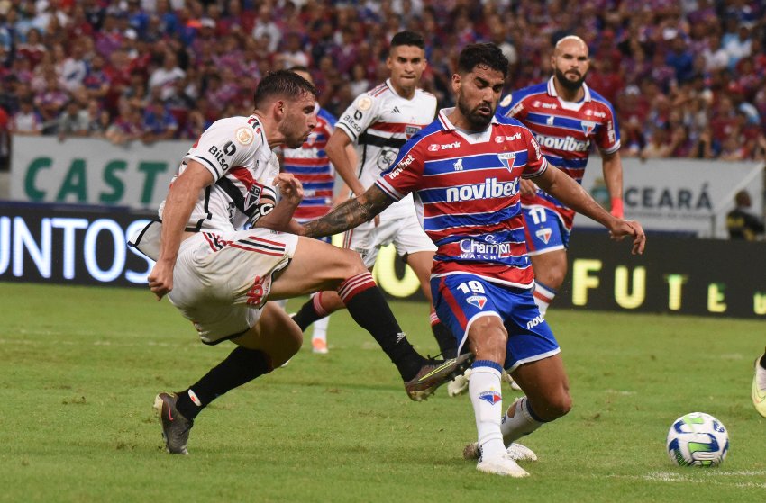 Calleri, do São Paulo, e Brítez, do Fortaleza