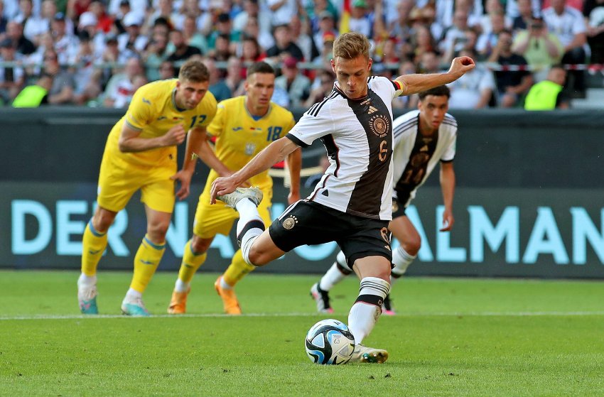 Kimmich faz o gol de empate da Alemanha