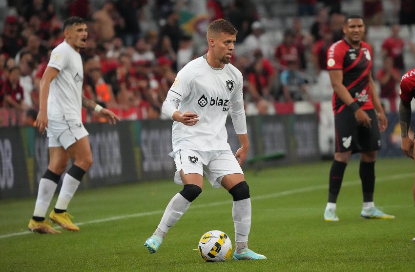 Lucas Fernandes, do Botafogo