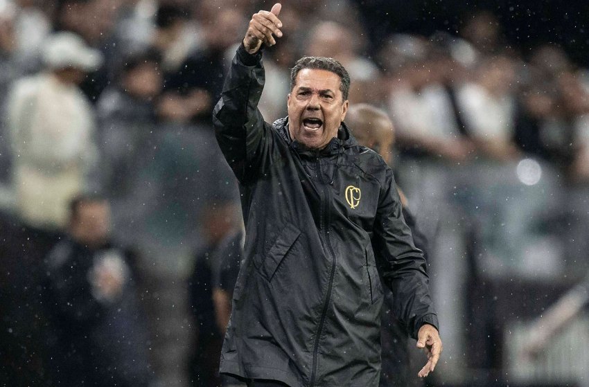 Vanderlei Luxemburgo, técnico do Corinthians