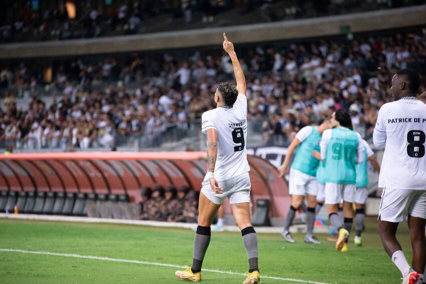 Tiquinho Soares, do Botafogo