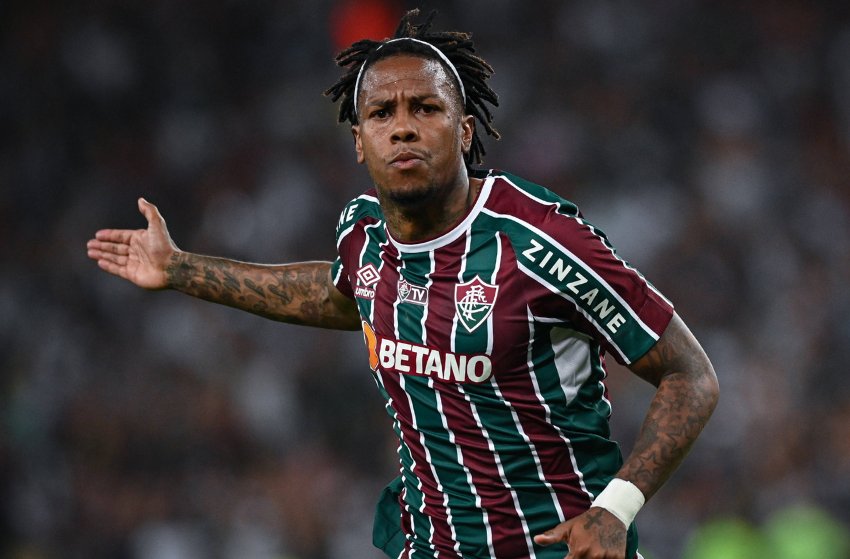 Centroavante Abel Hernández