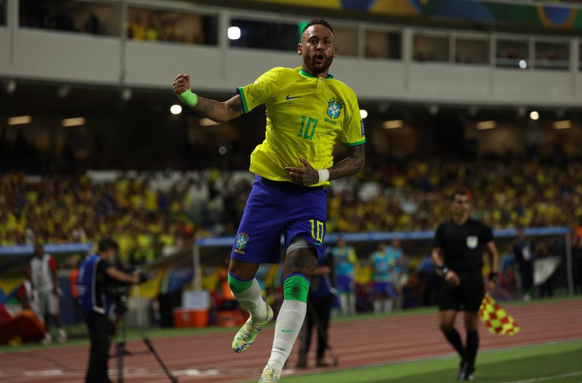VÍDEO: Neymar esbanja qualidade em domínio de bola e leva torcida ao  delírio