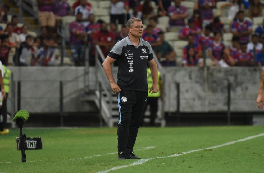 Diego Aguirre, técnico do Santos