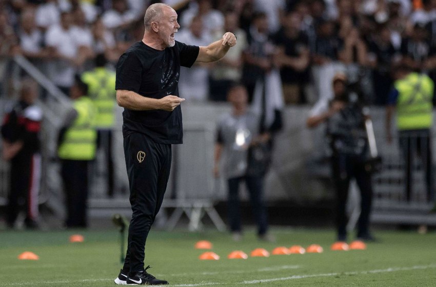 Mano Menezes, treinador do Corinthians