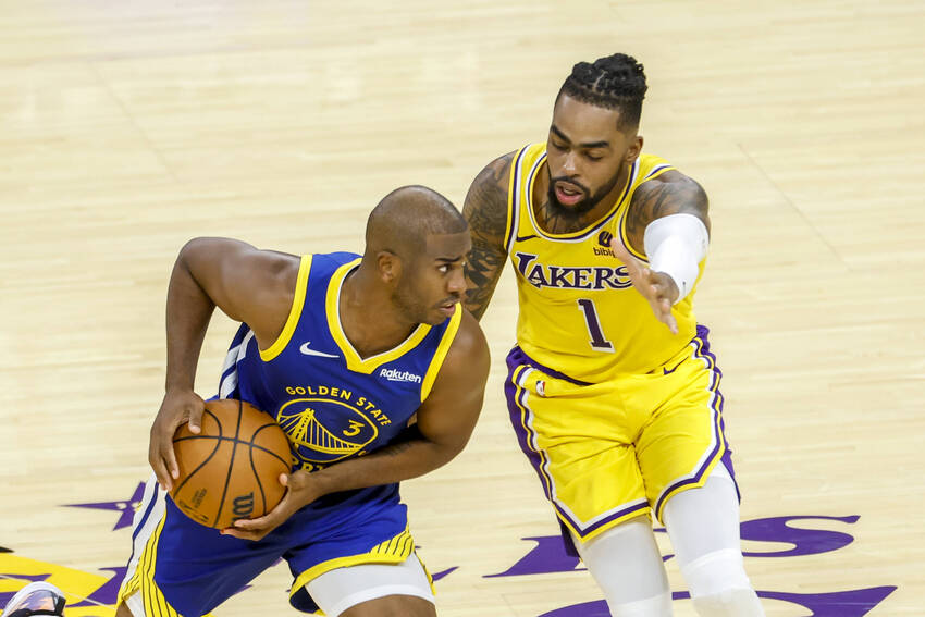 Chris Paul, do Golden State Warriors e D’Angelo Russell, do Los Angeles Lakers