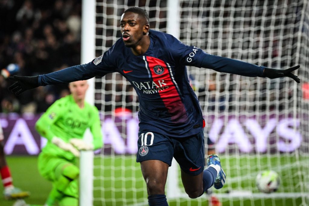 Dembélé comemorando gol do PSG na vitória por 5 a 2 sobre o Monaco