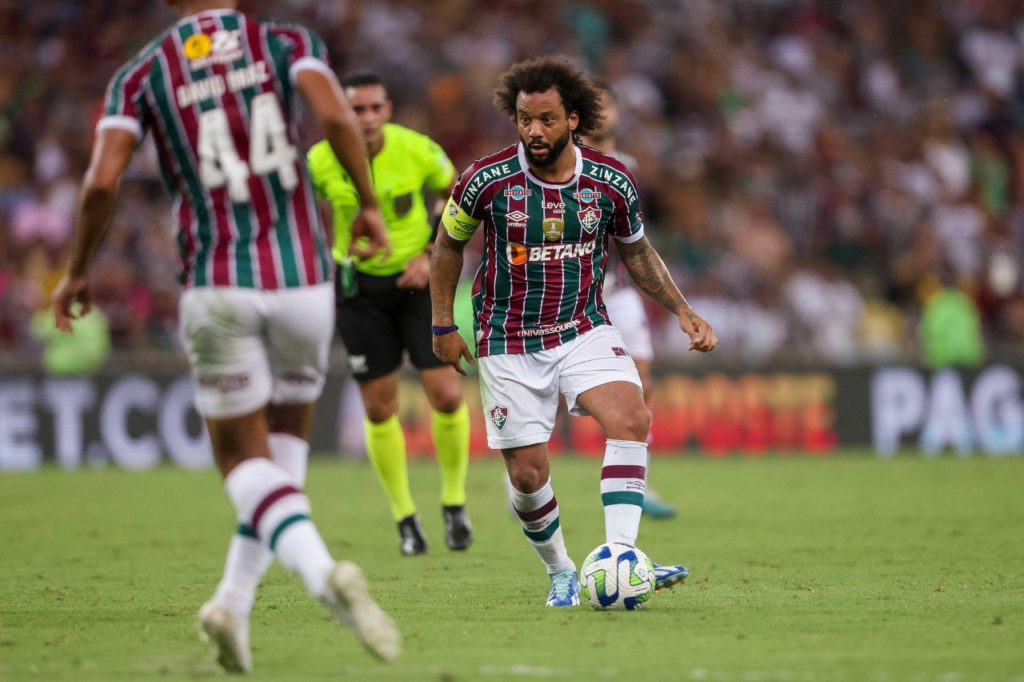 Lateral Marcelo do Fluminense em ação pelo Brasileirão