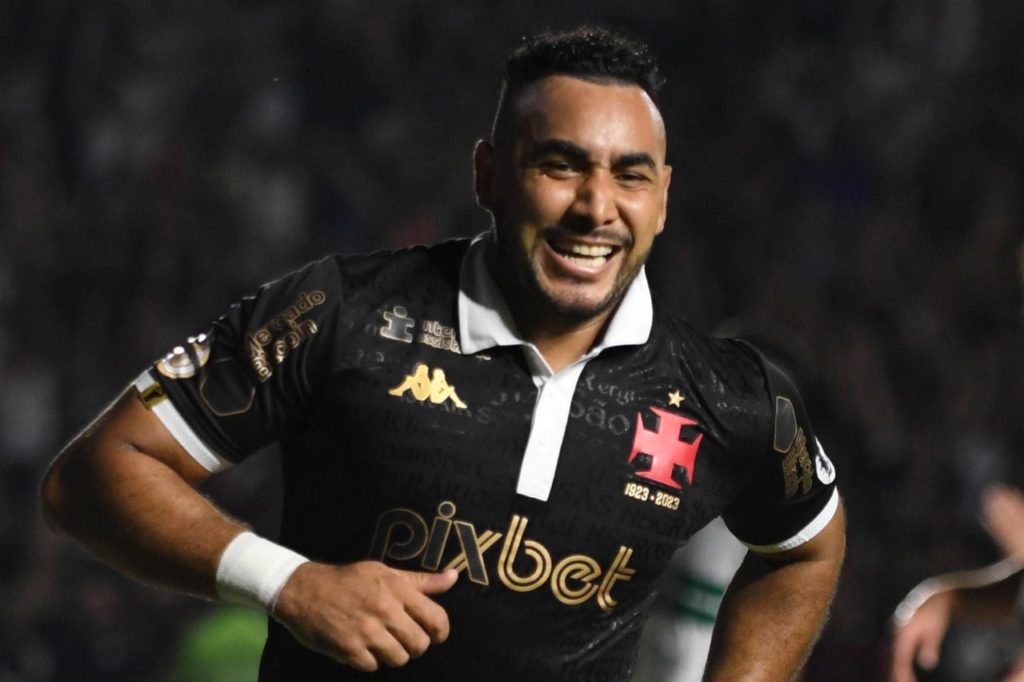 O francês Payet do Vasco comemorando gol no Brasileirão