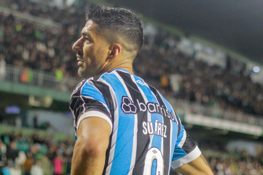 Uruguaio Luis Suárez jogando pelo Grêmio no Brasileirão