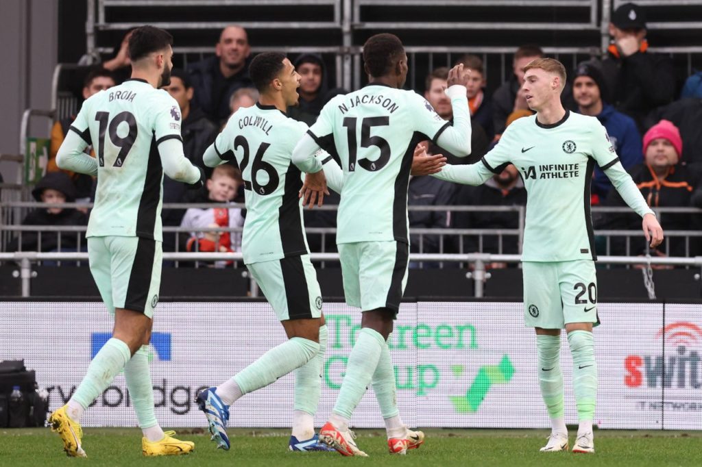 Atacante Palmer comemora gol do Chelsea em cima do Luton Town pelo Campeonato Inglês