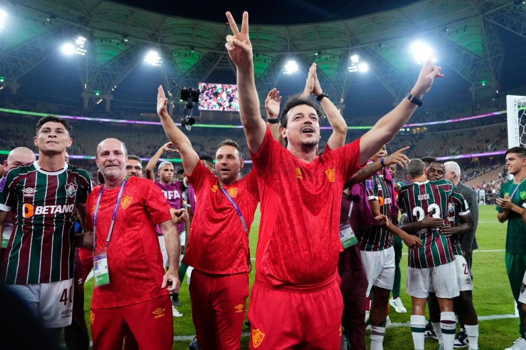 Técnico Fernando Diniz do Fluminense em jogo do Mundial de Clubes