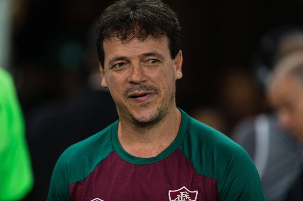 Técnico Fernando Diniz no comando do Fluminense