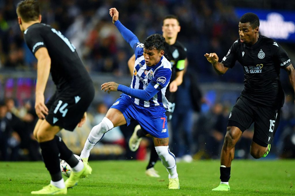 Atacante Gabriel Verón, que está perto do Cruzeiro, jogando pelo Porto