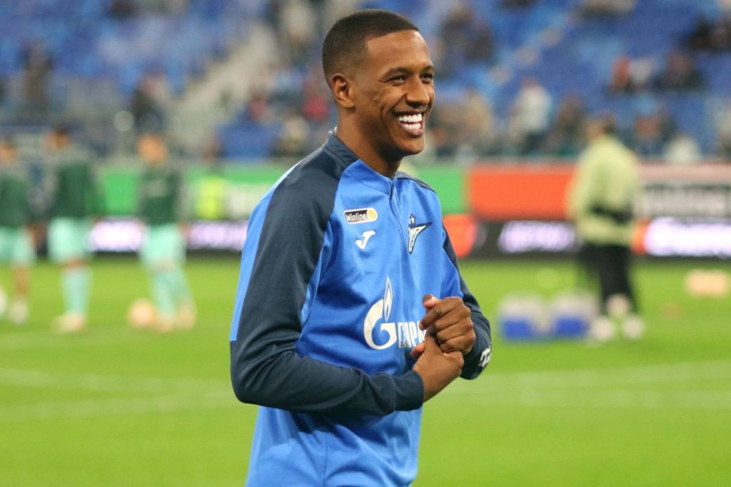 Zagueiro Robert Renan em jogo do Zenit, da Rússia