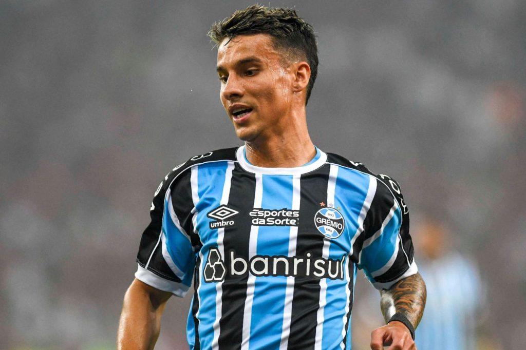 Atacante Ferreira, novo contratado do São Paulo, em jogo do Grêmio