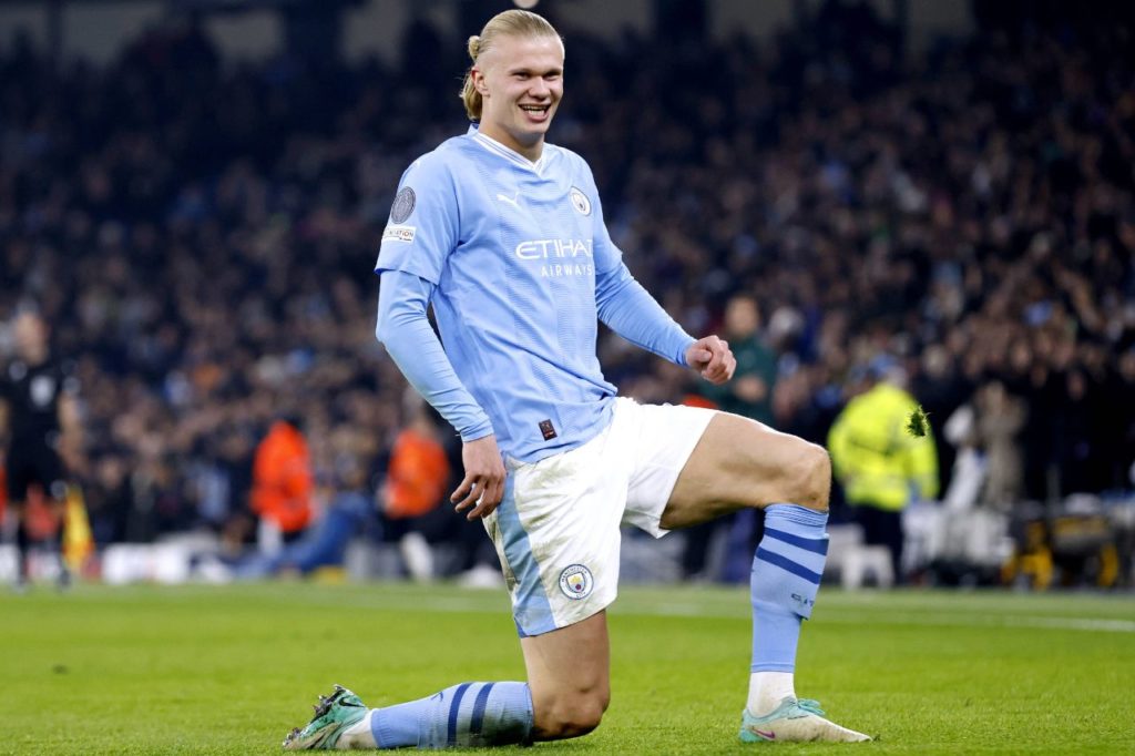 Centroavante Haaland comemora gol pelo Manchester City