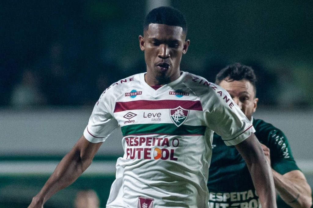 Atacante Lelê em jogo do Fluminense