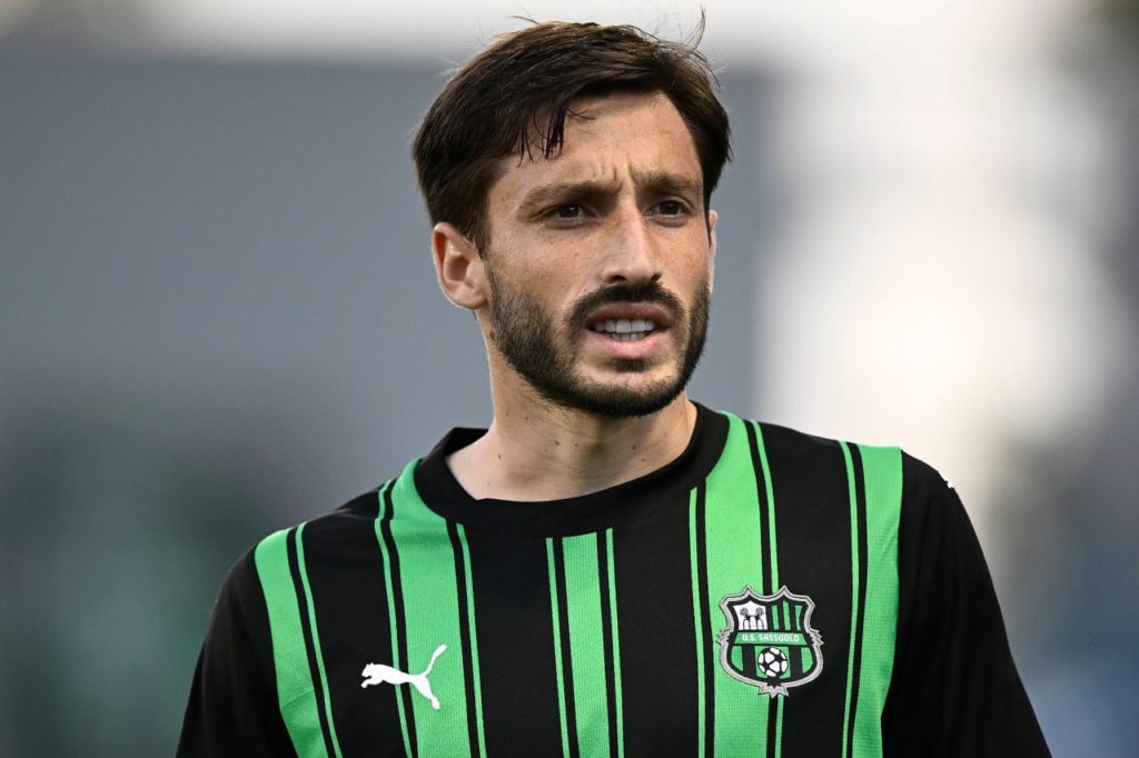 Lateral uruguaio Matías Viña em jogo pelo Sassuolo, da Itália