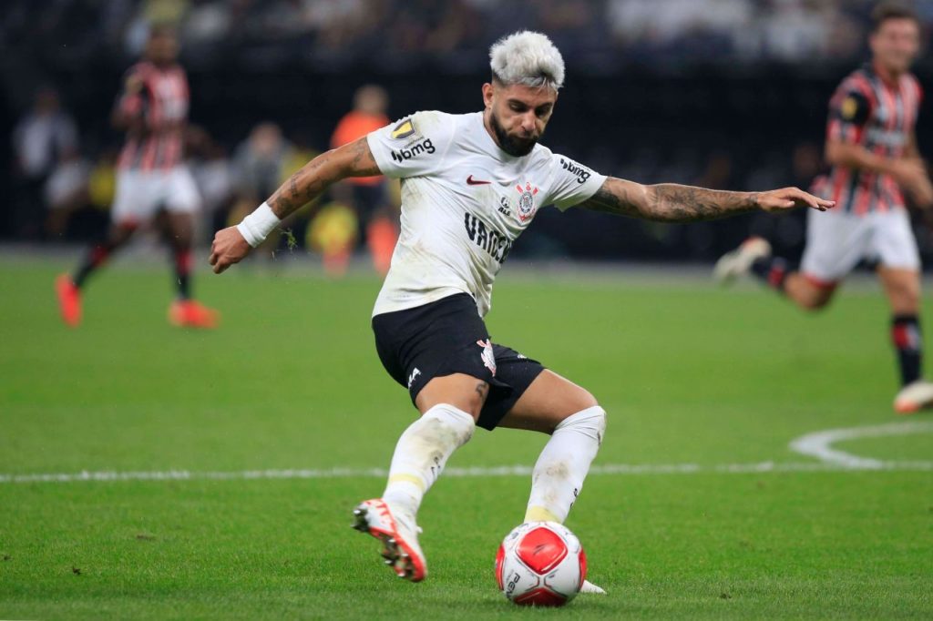 Atacante Yuri Alberto no jogo entre Corinthians e São Paulo