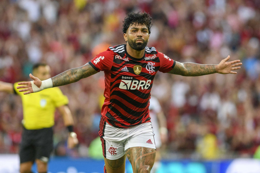 Gabigol, do Flamengo, comemora um gol do time no Campeonato Carioca de 2023.