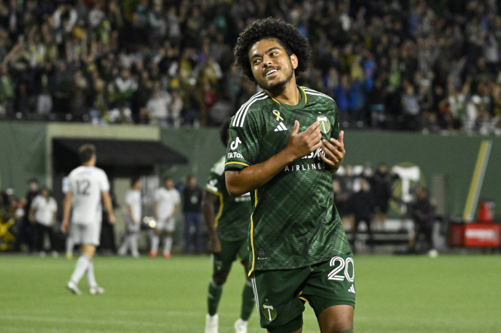 Evander, do Portland Timbers, comemora um dos gols de sua equipe no futebol norte-americano.