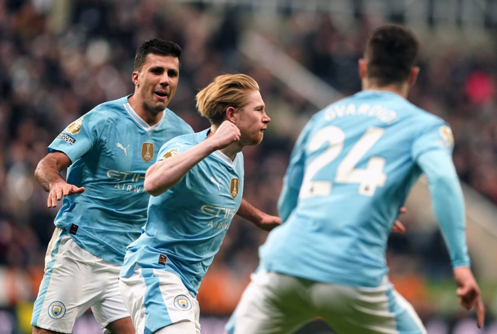 De Bruyne, do Manchester City, comemora um dos gols do seu time em uma partida da Premier League.