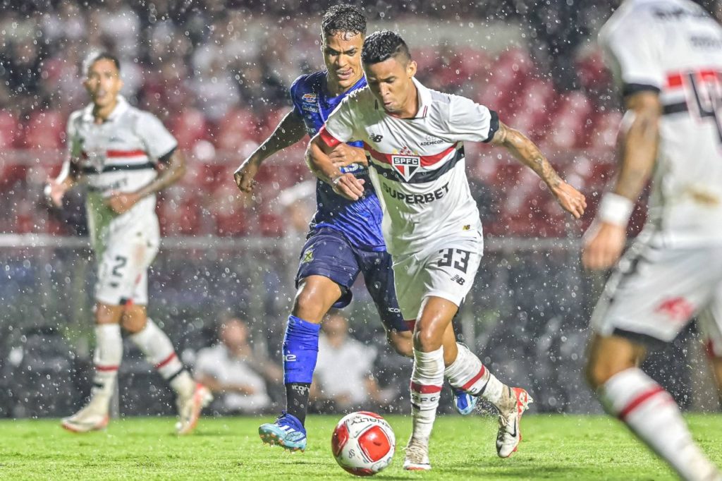 Ponta Erick em ação pelo São Paulo