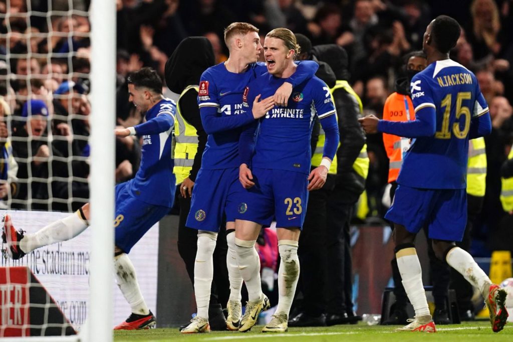 Gallagher comemora gol da classificação do Chelsea na FA Cup