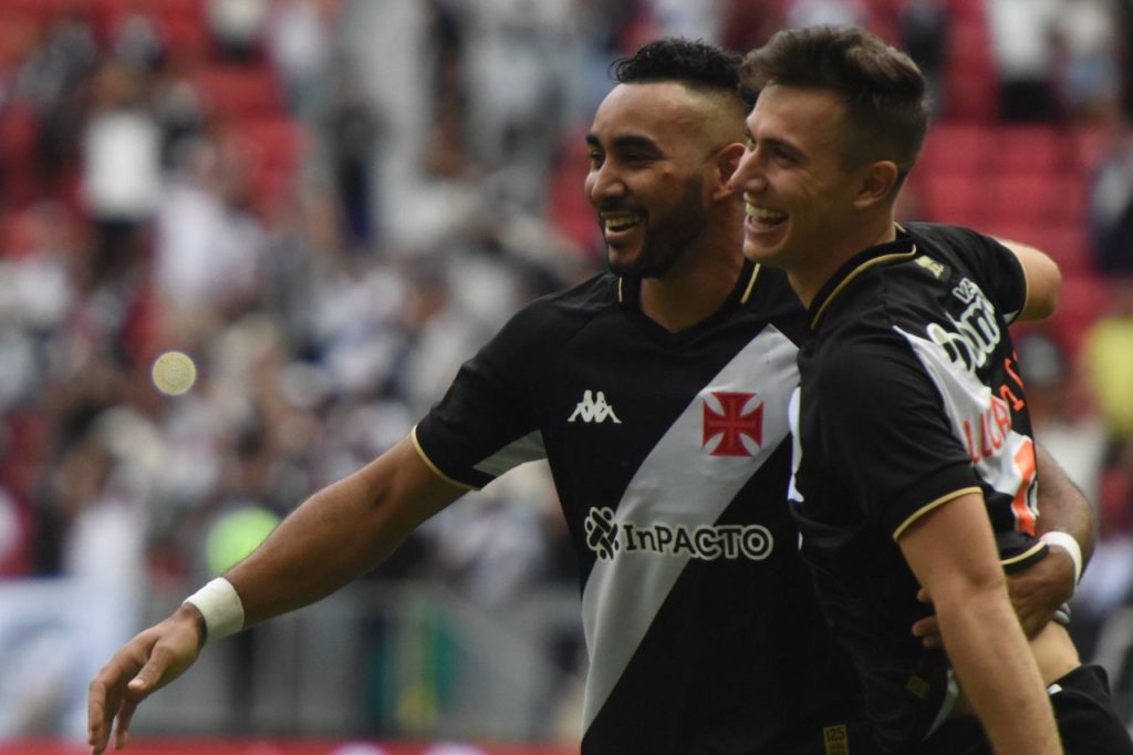 Meia Payet em jogo do Vasco no Campeonato Carioca