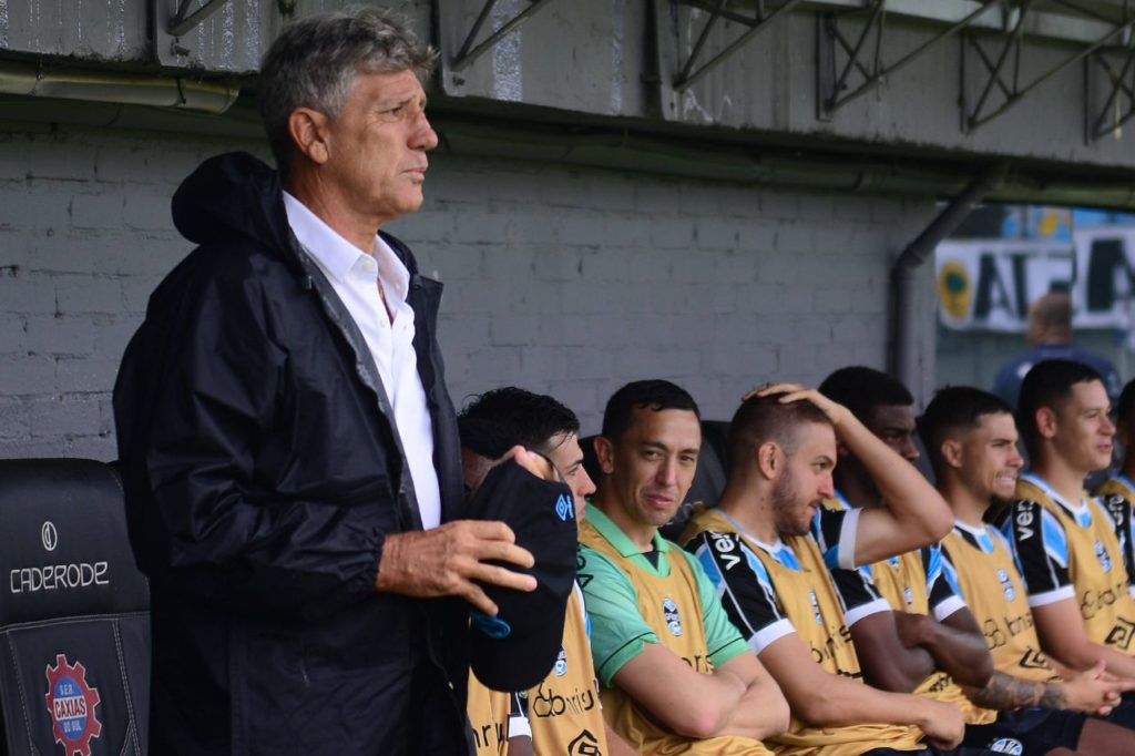 Treinador Renato Portaluppi no comando do Grêmio