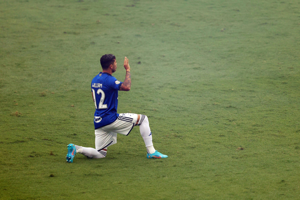 William, do Cruzeiro, comemora um gol marcado pelo time mineiro na temporada.